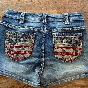 Cowgirl Tuff Shorts. size 31